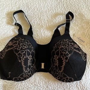 Soma BRA Vanishing Back Front closure in black lace . New with tag.